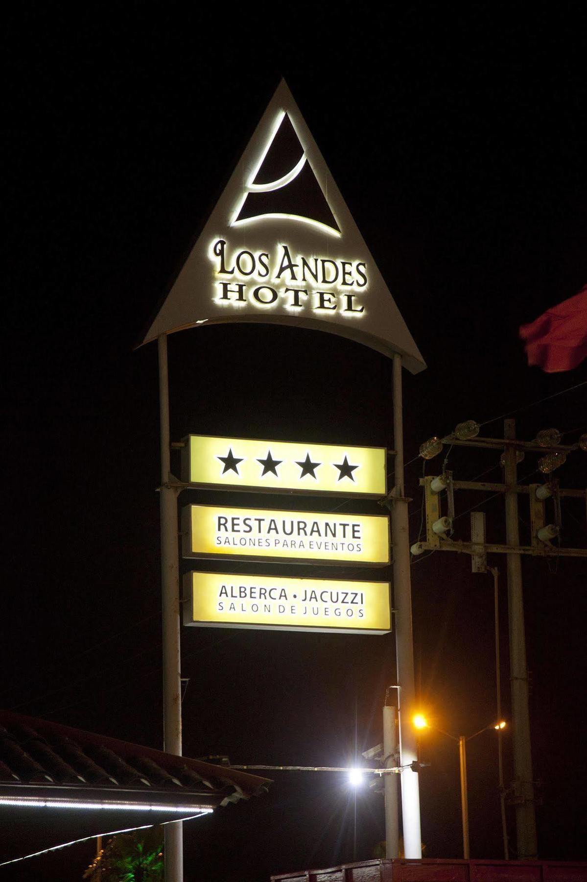 Andes Hotel 4*